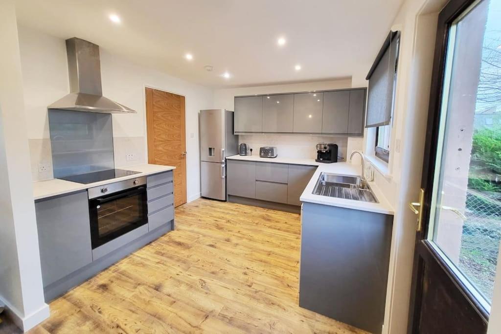 Ness Riverfront Holiday Home - City Centre Ίνβερνες Εξωτερικό φωτογραφία