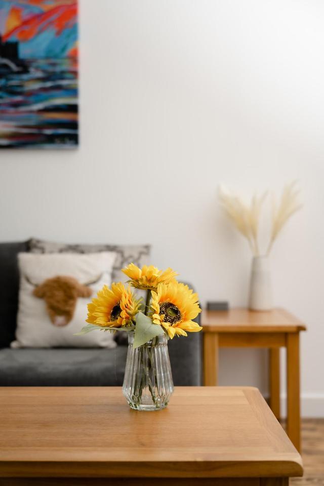 Ness Riverfront Holiday Home - City Centre Ίνβερνες Εξωτερικό φωτογραφία